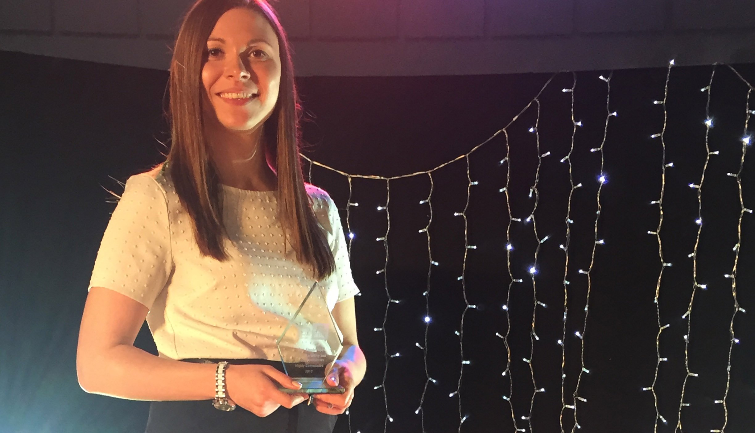 Zoe Sanderson wins prestigious Marketing NVQ Apprentice Award